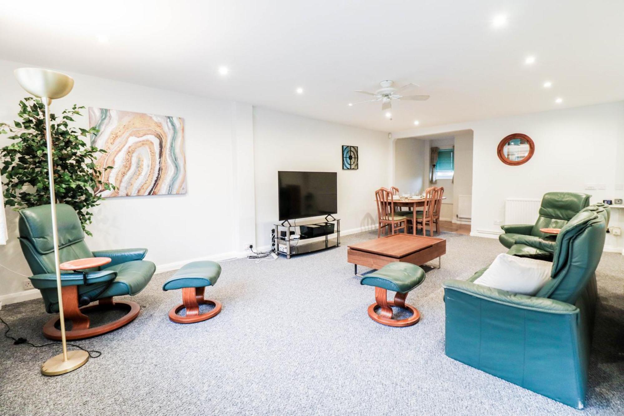 Bright And Spacious Contractor House L Parking! Borehamwood Exterior foto
